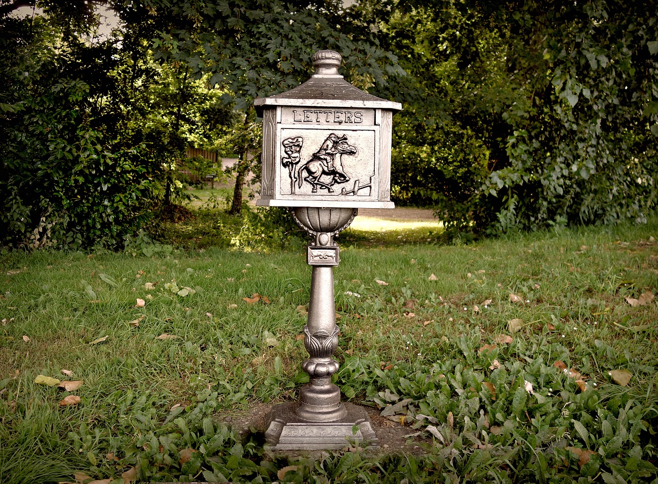 letterbox-1541940_1280